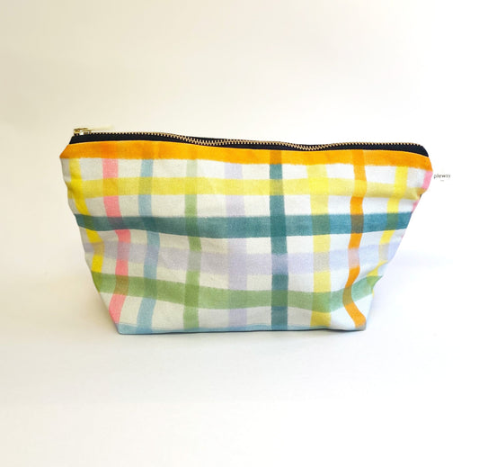 bright-gingham-cosmetic-bag