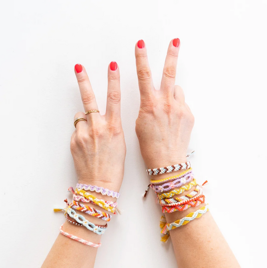 friendship-bracelet-kit