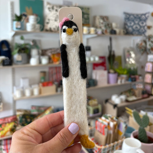 penguin-felt-bookmark