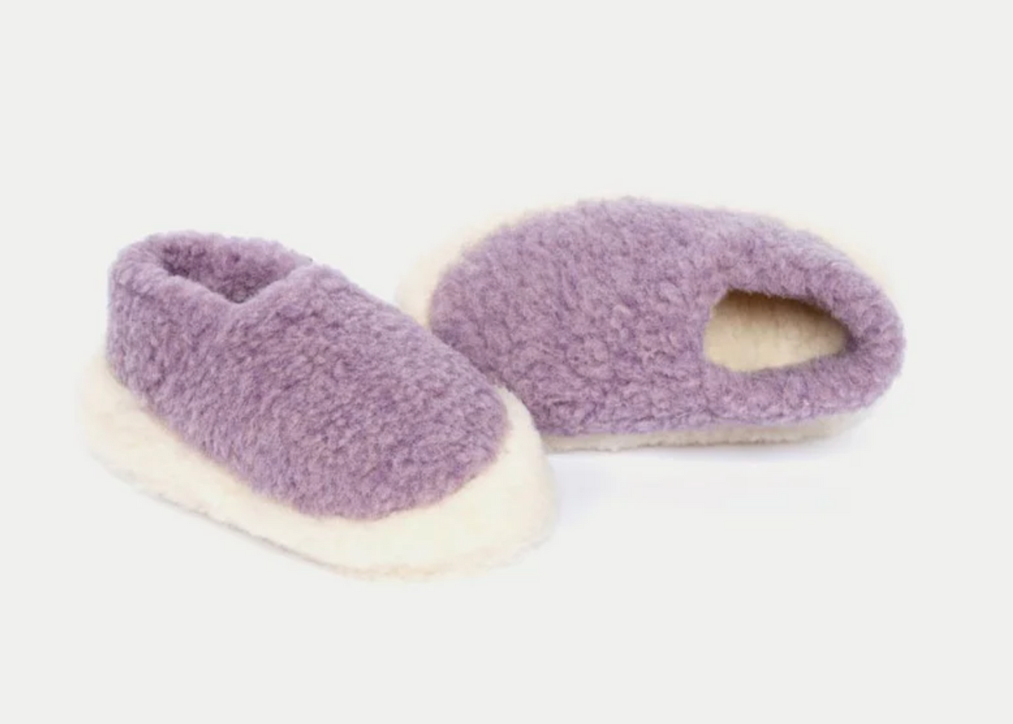 A pair of lilac YOKO 100% wool slippers with a two-tone colourway and an anti-slip sole.