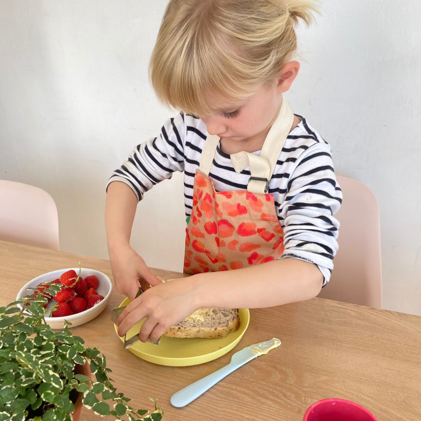 neon-leopard-childrens-apron