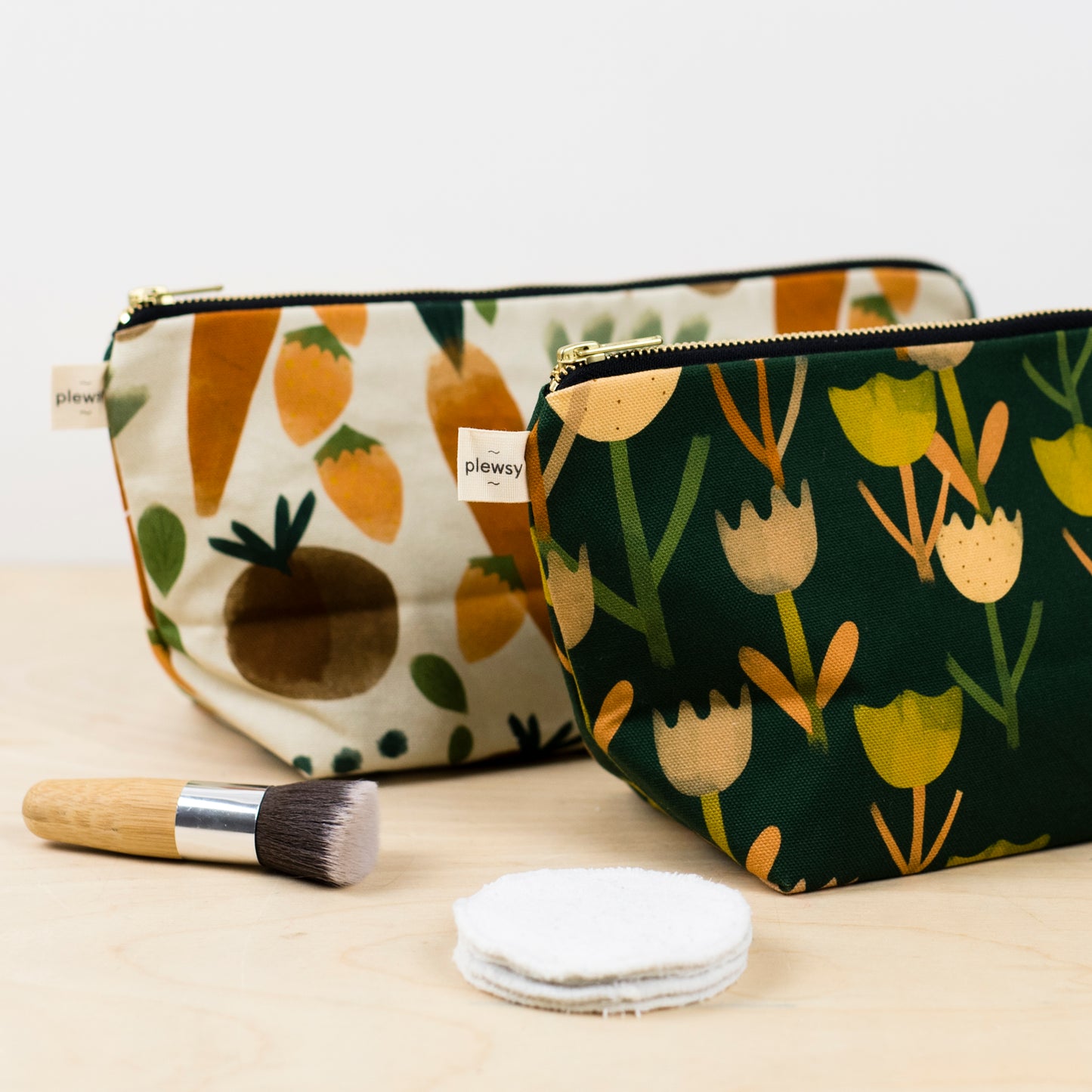 luxury-tulip-wash-bag