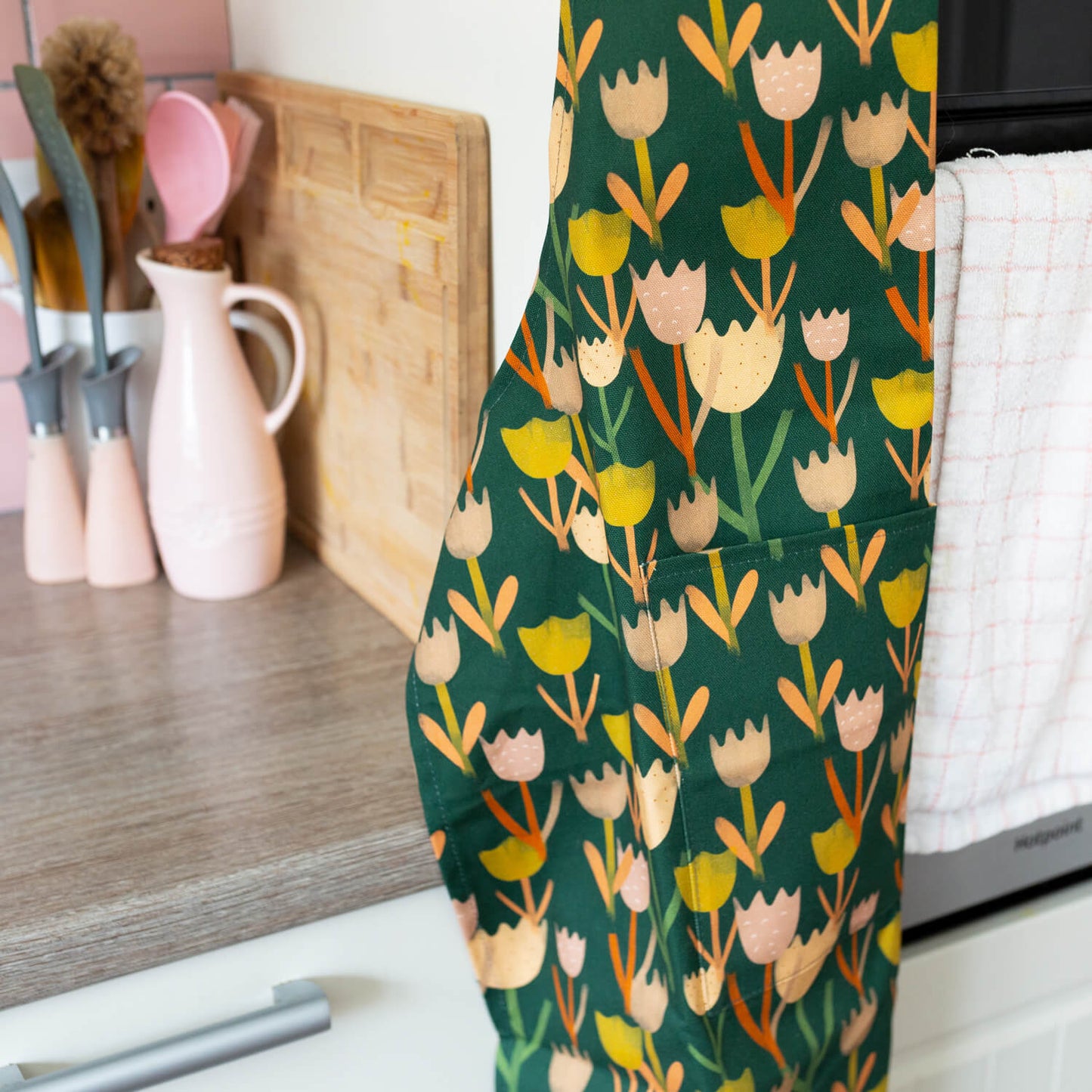 tulip-print-adult-apron