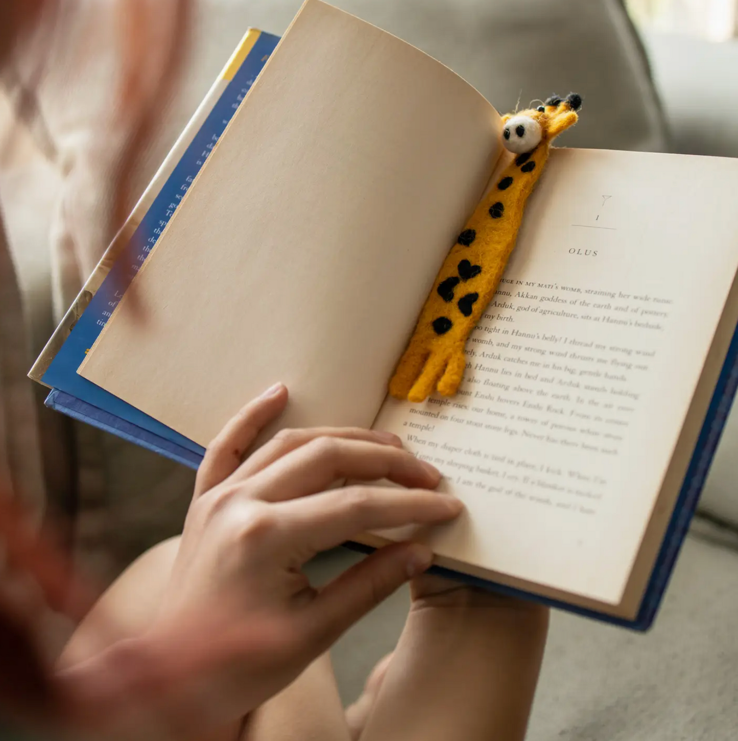 felt-giraffe-bookmark