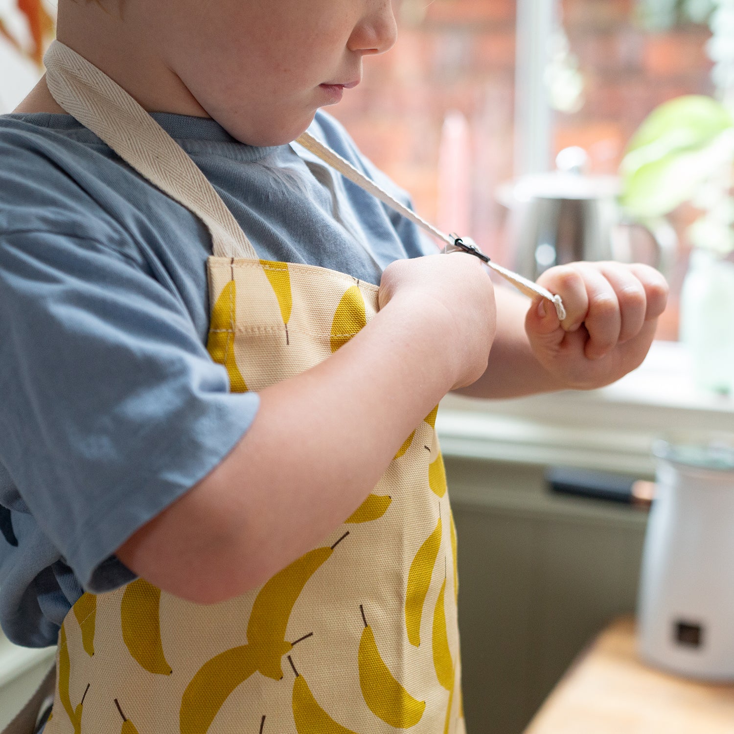 kids banana print cotton apron with adjustable neck strap 