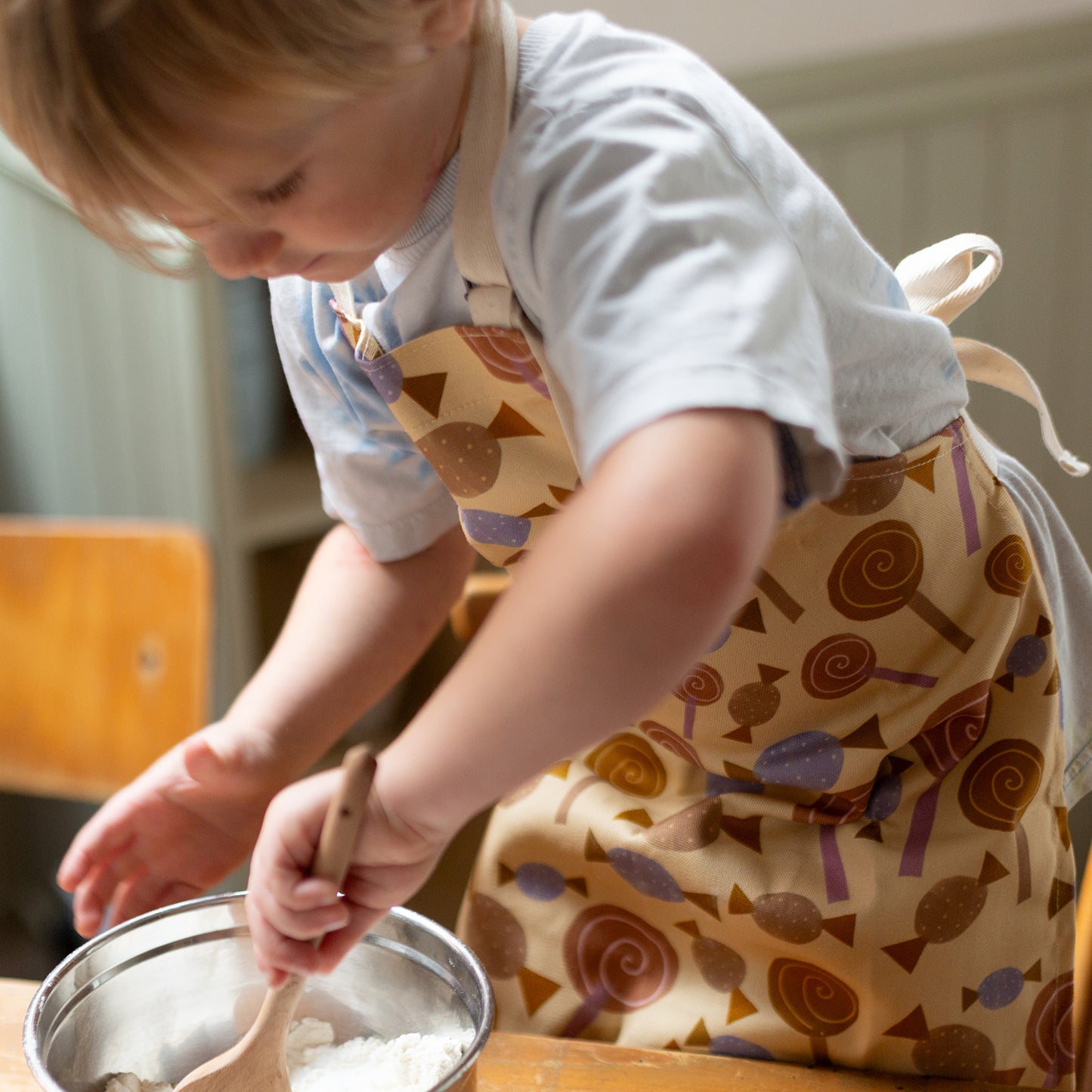 childrens-apron-sweetie-design