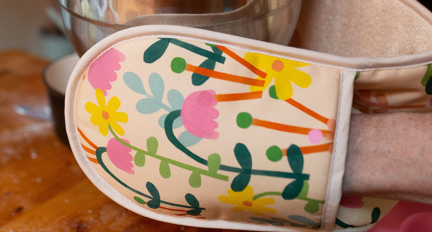 spring-floral-oven-glove