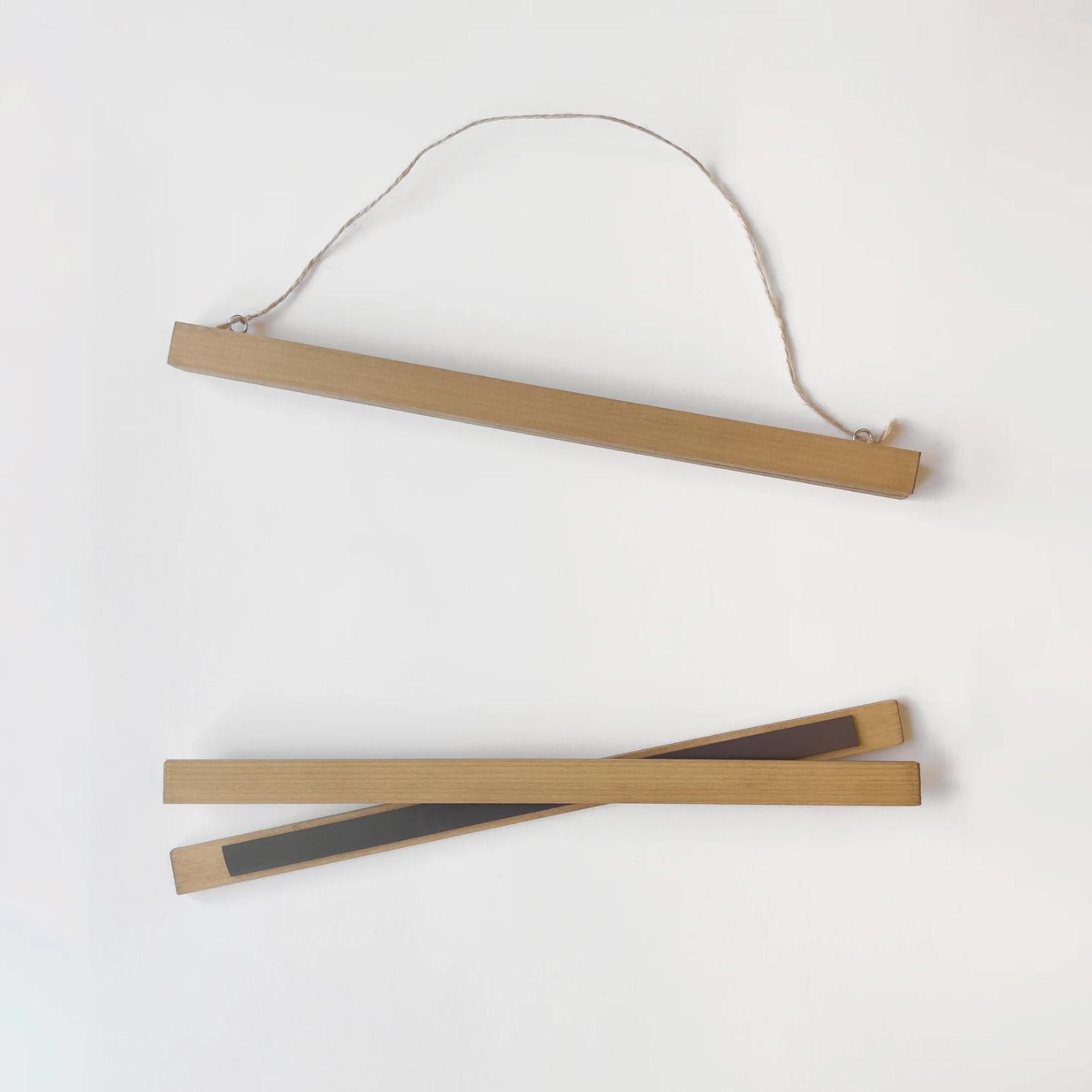 wood-hanging-frame