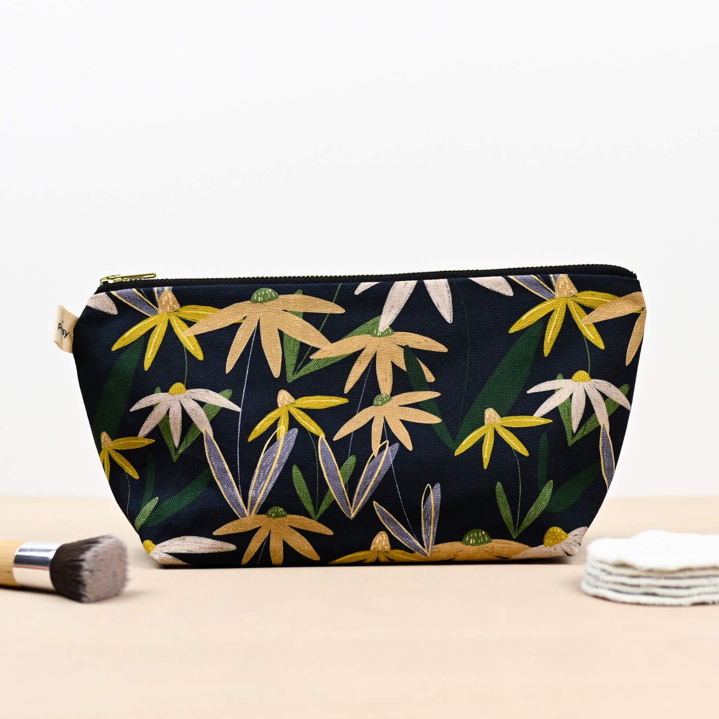 luxury-daisy-cosmetic-bag