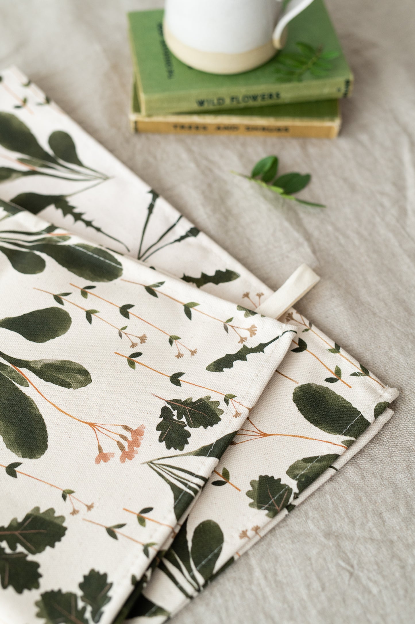 organic-cotton-botanical-tea-towel